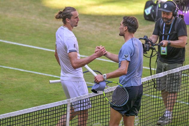 shake hands Alexander Zverev (GER) Raphael Collignon (BEL) June 19, 2026 ¢ Tennis ¢ TERRA WORTMANN OPEN ¢ ATP 500, heristo arena Halle Westfalen, TERRA WORTMANN OPEN, North Rhine-Westphalia, Germany,detected_source_language Copyright: xpepphotox xPeterxEppingerx pep00321, pep_20260619_hm_375686