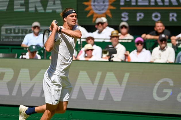 Alexander Zverev (GER) watches a ball fly by TERRA WORTMANN Open 2026, Tennis, ATP, Mens 500, Tournament, Main Draw, Quarterfinals, June 19, 2026, TERRA WORTMANN Open 2026, Tennis, ATP, Men’s 500, Tournament, Main Draw, Quarterfinals, June 19, 2026, Halle,detected_source_language Copyright: xEibner-Pressefoto RobertxGertzenx EP_RGN