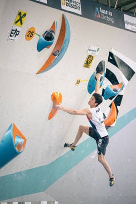 June 19, 2026 Climbing Bouldering World Climbing Series Innsbruck 2026 Mens Semifinals Dohyun Lee KOR Innsbruck Climbing Center Innsbruck, Austria,detected_source_language
