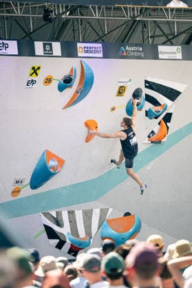 June 19, 2026 Climbing Bouldering World Climbing Series Innsbruck 2026 Mens Semifinals Colin Duffy USA Innsbruck Climbing Center Innsbruck Austria,detected_source_language