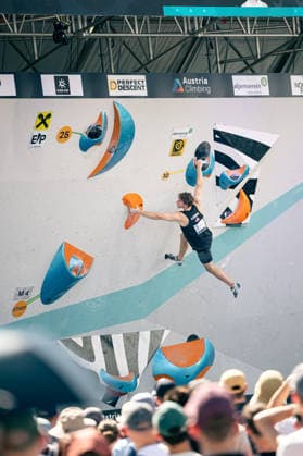 June 19, 2026 Climbing Bouldering World Climbing Series Innsbruck 2026 Mens Semifinals Colin Duffy USA Innsbruck Climbing Center Innsbruck Austria,detected_source_language