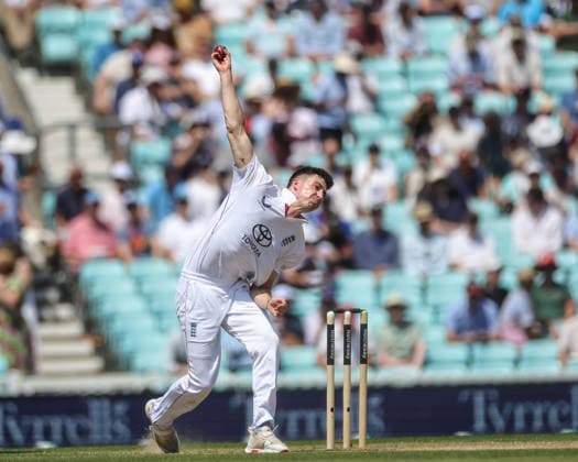 England v New Zealand - 2nd Rothesay Test Match: Day Three Matthew Fisher of England delivers the ball during the 2nd Rothesay Test Match Day 3 between England and New Zealand at The Kia Oval, London, United Kingdom, on June 19, 2026. London London United Kingdom  Copyright: xNewsxImagesx originalFilename:cosgrove-2ndrothe260619_npYLb.jpg