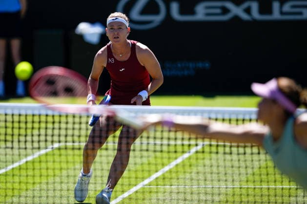 Lexus Nottingham Open - Day Five Marie Bouzkova in action during her quarter-final singles match at the 2026 Lexus Nottingham Open Women s tennis tournament at the Nottingham Tennis Centre in Nottingham, England, on June 19, 2026. Nottingham Great Britain United Kingdom  Copyright: xOwenxHammondx originalFilename:hammond-2026lexu260619_npS90.jpg