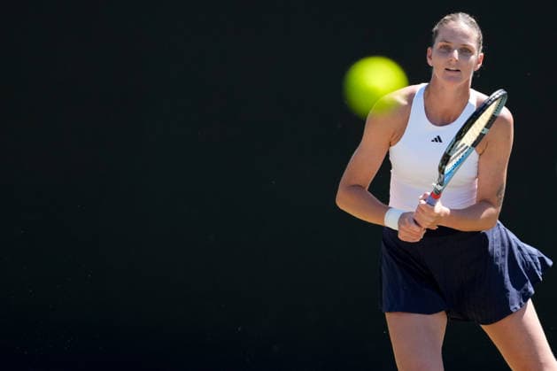 Lexus Nottingham Open - Day Five Karolina Pliskova in action during her quarter-final singles match at the 2026 Lexus Nottingham Open Women s tennis tournament at the Nottingham Tennis Centre in Nottingham, England, on June 19, 2026. Nottingham Great Britain United Kingdom  Copyright: xOwenxHammondx originalFilename:hammond-2026lexu260619_npkne.jpg