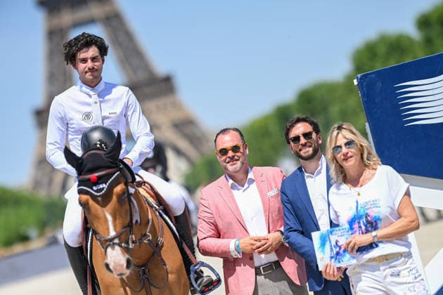 Andrea Bormioli 2ème sur Fan de Bacon avec Virginie Coupérie-Eiffel lors de la remise du Prix Selman Marrakech de la 12ème édition Longines Paris Eiffel Jumping au pied de la Tour Eiffel sur le Champ-de-Mars à Paris, France, le 19 juin 2026. Perusseau-Veeren Bestimage Selman Marrakech Prize during the 12th edition of the Longines Paris Eiffel Jumping at Champ-de-Mars near Eiffel Tower in Paris, France, on June 19, 2026. Paris France  Copyright: xPerusseau-Veerenx xBestimagexPerusseau-Veerenx xBestimagex