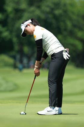 Meijer LPGA, Golf Damen Classic BELMONT, MICHIGAN - JUNE 19: Jeeno Thitikul of Thailand plays her putt on the 9th green during the second round of the Meijer LPGA Classic for Simply Give golf tournament at Blythefield Country Club in Belmont, MI, USA Friday, June 19, 2026. Belmont Michigan United States  Copyright: xJorgexLemusx originalFilename:lemus-meijerlp260619_npxyW.jpg