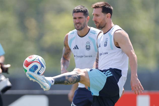 Argentina s striker Leo Messi takes part in a training session in Kansas City, United States, 19 June 2026. Argentina will face Austria in their 2026 World Cup Group J soccer match on 22 June. Argentina s training session !ACHTUNG: NUR REDAKTIONELLE NUTZUNG!  Copyright: xJUANxIGNACIOxRONCORONIx GRAF1605 20260619-55020649990_1