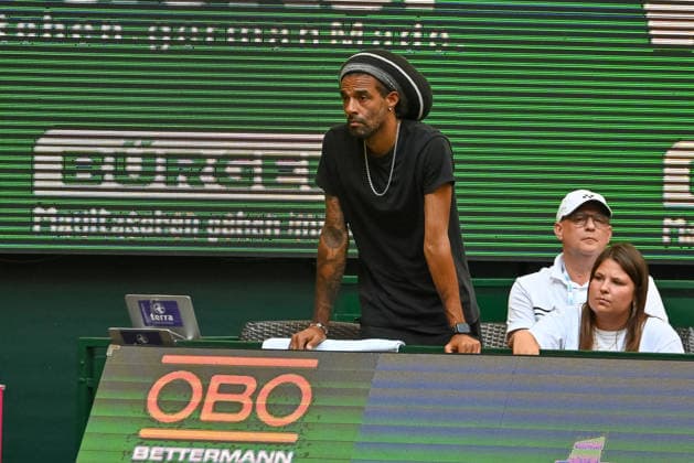 Dustin Brown (GER) is in the box at the TERRA WORTMANN Open 2026, Tennis, ATP, Mens 500, Tournament, Main Draw, Quarterfinals, June 19, 2026, TERRA WORTMANN Open 2026, Tennis, ATP, Mens 500, Tournament, Main Draw, Quarterfinals, June 19, 2026, Halle,detected_source_language Copyright: xEibner-Pressefoto RobertxGertzenx EP_RGN