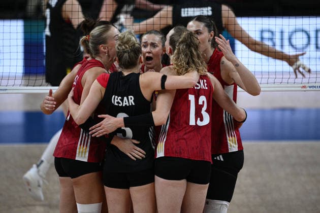 Belgium v Germany - 2026 FIVB Volleyball Nations League ANKARA, TURKIYE - JUNE 19: Emilia Weske (13) of Germany celebrates with her team after a point during the 2026 FIVB Volleyball Nations League week 2 match between Belgium and Germany at Ankara Sports Hall in Ankara, Turkiye on June 19, 2026. Akin Celiktas Anadolu Ankara Turkey. Editorial use only. Please get in touch for any other usage.  Copyright: x2026xAnadoluxAkinxCeliktasx
