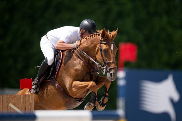 Roger Yves Bost sur Equine America Ballerine du Vilpion pendant le prix CSI5 1.60m GCL Individual Competition Presenté par Evian lors du 12ème édition Longines Paris Eiffel Jumping au pied de la Tour Eiffel sur le Champ-de-Mars à Paris, France, le 19 juin 2026. Perusseau-Veeren Bestimage CSI5 1.60m GCL Individual Competition prize presented by Evian at the 12th Longines Paris Eiffel Jumping event at the foot of the Eiffel Tower on the Champ-de-Mars in Paris, France, on June 19, 2026 Paris France  Copyright: xVeeren-Perusseau BestimagexVeeren-Perusseau Bestimagex