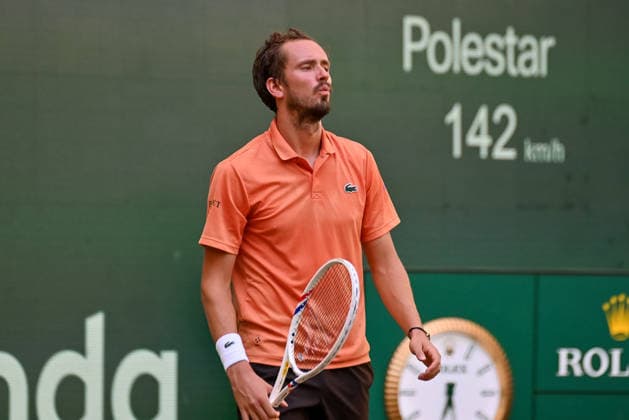 Daniil Medvedev (RUS), deep in thought, TERRA WORTMANN Open 2026, Tennis, ATP, Mens 500, Tournament, Main Draw, Quarterfinals, June 19, 2026, TERRA WORTMANN Open 2026, Tennis, ATP, Men’s 500, Tournament, Main Draw, Quarterfinals, June 19, 2026, Halle,detected_source_language Copyright: xEibner-Pressefoto RobertxGertzenx EP_RGN