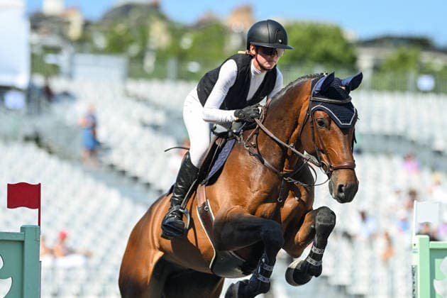 Raphaella Guerrand-Hermès sur RAPHAELLA GUERRAND-HERMES participe au Prix Lagree France de de la 12ème édition Longines Paris Eiffel Jumping au pied de la Tour Eiffel sur le Champ-de-Mars à Paris, France, le 19 juin 2026. Perusseau-Veeren Bestimage Lagree France Prize during the 12th edition of the Longines Paris Eiffel Jumping at Champ-de-Mars near Eiffel Tower in Paris, France, on June 19, 2026. Paris France  Copyright: xPerusseau-Veerenx xBestimagexPerusseau-Veerenx xBestimagex
