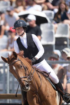 Daniela Casline sur CONSISTENT lors du Prix Selman Marrakech de la 12ème édition Longines Paris Eiffel Jumping au pied de la Tour Eiffel sur le Champ-de-Mars à Paris, France, le 19 juin 2026. Perusseau-Veeren Bestimage Selman Marrakech Prize during the 12th edition of the Longines Paris Eiffel Jumping at Champ-de-Mars near Eiffel Tower in Paris, France, on June 19, 2026. Paris France  Copyright: xPerusseau-Veerenx xBestimagexPerusseau-Veerenx xBestimagex