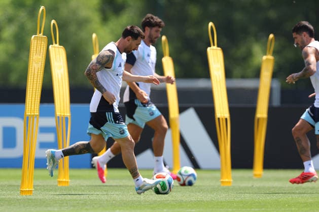 Argentinas forward Lionel Messi takes part in a training session during the 2026 FIFA World Cup at the Sporting KC Training Center in Kansas City on June 19, 2026. Photo by Alejandro PAGNI PHOTOxPHOTO KANSAS CITY, UNITED STATES,detected_source_language Copyright: xALEJANDROxPAGNIx