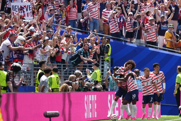 USA v Australia - FIFA World Cup, WM, Weltmeisterschaft, Fussball 2026 - Group D SEATTLE, USA - JUNE 19: Players of USA celebrate after an own goal by Cameron Burgess during the 2026 FIFA World Cup First Stage Group D match between USA and Australia at Lumen Field (Seattle Stadium) in Seattle, Washington, United States on June 19, 2026. Ercin Erturk Anadolu Washington United States. Editorial use only. Please get in touch for any other usage.  Copyright: x2026xAnadoluxErcinxErturkx