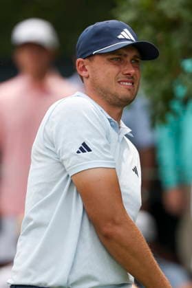 US Open Golf Championship - Round 2 Ludvig Aberg (R) of Sweden reacts to his shot during the second round of the 2026 US Open golf tournament at the Shinnecock Hills Golf Club in Southampton, New York, USA, 19 June 2026. SOUTHAMPTON NEW YORK UNITED STATES  Copyright: xSARAHxYENESELx