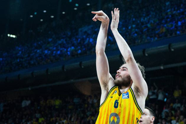 Malte Delow (Alba Berlin, 6) beim Wurf 19.06.2026, Alba Berlin vs Bayern München, Basketball, BBL, Max-Schmeling Halle, Berlin BBL regulations prohibit any use of photographs as image sequences and or quasi-video. *** Malte Delow, Alba Berlin, 6 on a shot, June 19, 2026, Alba Berlin vs. Bayern Munich, Basketball, BBL, Max Schmeling Halle, Berlin. BBL regulations prohibit any use of photographs as image sequences and or quasi-video.,detected_source_language Copyright: HMBxMedia xFinnxWeidmann