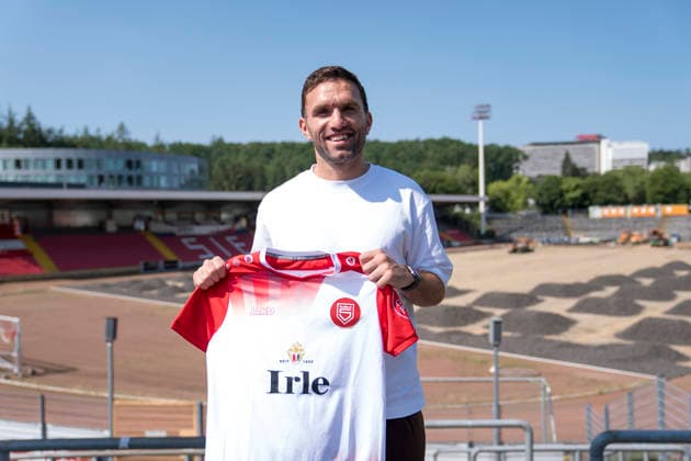 Presentation of New Signing Eros Dacaj at Sportfreunde Siegen June 19, 2026 Soccer, Regionalliga West, GER, Siegen, Leimbachstadion Siegen,detected_source_language Copyright: HMBxMedia xMarcoxBader