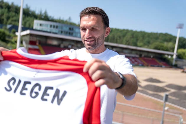 Presentation of New Signing Eros Dacaj at Sportfreunde Siegen June 19, 2026 Soccer, Regionalliga West, GER, Siegen, Leimbachstadion Siegen,detected_source_language Copyright: HMBxMedia xMarcoxBader