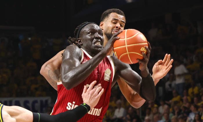 Wenyen Gabriel with the ball, Norris Agbakoko in a duel; game scene, action, sports, basketball, BBL, Bundesliga, mens playoffs, Game 4 of the finals, 2025–2026 season, June 19, 2026, ALBA Berlin vs. Bayern Munich,detected_source_language