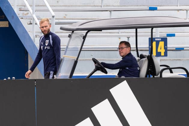 FOOTBALL - FIFA World Cup, WM, Weltmeisterschaft, Fussball 2026, preview SANTA BARBARA,CALIFORNIA,USA,19.JUN.26 - FOOTBALL - FIFA World Cup 2026, USA, Mexico, Canada, preview, Oesterreichischer Fussball-Bund, training team AUT. Image shows Konrad Laimer and head coach Ralf Rangnick (AUT).  GEPAxpictures xArminxRauthner