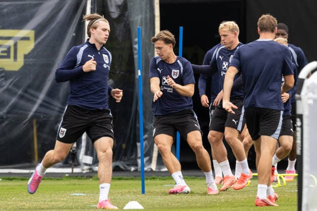 FOOTBALL - FIFA World Cup, WM, Weltmeisterschaft, Fussball 2026, preview SANTA BARBARA,CALIFORNIA,USA,19.JUN.26 - FOOTBALL - FIFA World Cup 2026, USA, Mexico, Canada, preview, Oesterreichischer Fussball-Bund, training team AUT. Image shows Patrick Wimmer, David Affengruber and Xaver Schlager (AUT).  GEPAxpictures xArminxRauthner