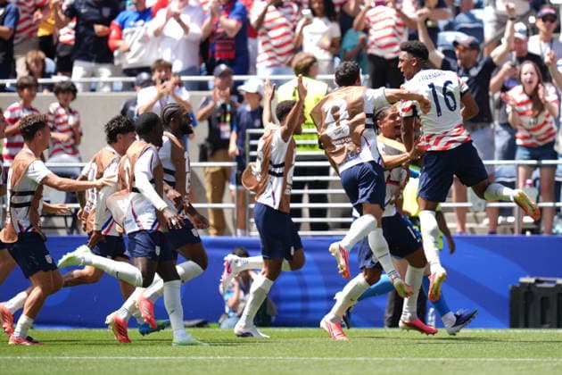 USA v Australia - FIFA World Cup, WM, Weltmeisterschaft, Fussball 2026 - Group D SEATTLE, USA - JUNE 19: Alex Freeman (16) of USA celebrates with his teammates after scoring a goal during the 2026 FIFA World Cup First Stage Group D match between USA and Australia at Lumen Field (Seattle Stadium) in Seattle, Washington, United States on June 19, 2026. Ercin Erturk Anadolu Washington United States. Editorial use only. Please get in touch for any other usage.  Copyright: x2026xAnadoluxErcinxErturkx