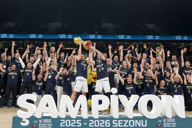 Fenerbahce Beko clinches 13th Basketball Super Lig title ISTANBUL, TURKIYE - JUNE 19: Players of Fenerbahce Beko celebrate after defeating Besiktas GAIN 77-75 to win the series 3-1 and claim the championship title during the Turkish Basketball Super Lig play-off final series fourth match at Sinan Erdem Sports Hall in Istanbul, Turkiye on June 19, 2026. Arife Karakum Anadolu Istanbul Turkey. Editorial use only. Please get in touch for any other usage.  Copyright: x2026xAnadoluxArifexKarakumx