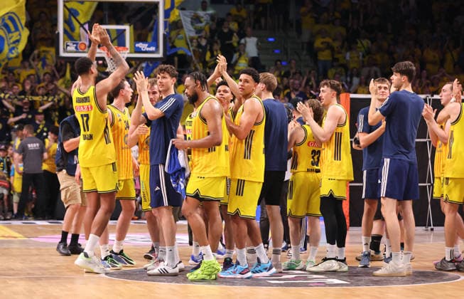 The Alba team celebrates after the game. Joy, emotion, sports, basketball, BBL, Bundesliga, mens playoffs, Game 4 of the finals, 2025–2026 season, June 19, 2026
