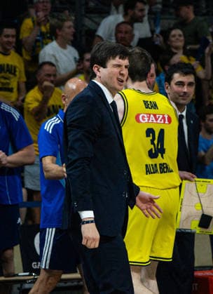 Pedro Calles, Alba Berlin Head Coach, June 19, 2026, Alba Berlin vs. Bayern Munich, Basketball, BBL, Max Schmeling Halle, Berlin. BBL regulations prohibit any use of photographs as image sequences and or quasi-video.,detected_source_language Copyright: HMBxMedia xFinnxWeidmann