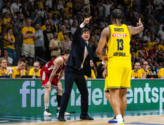 Pedro Calles, Alba Berlin Head Coach, June 19, 2026, Alba Berlin vs. Bayern Munich, Basketball, BBL, Max Schmeling Halle, Berlin. BBL regulations prohibit any use of photographs as image sequences and or quasi-video.,detected_source_language Copyright: HMBxMedia xFinnxWeidmann