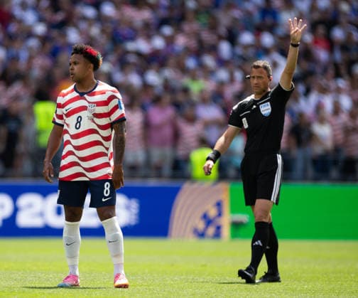 SEATTLE, WASHINGTON - JUNE 19: Weston McKennie of United States looks on during the FIFA World Cup, WM, Weltmeisterschaft, Fussball 2026 Group D match between USA and Australia at Seattle Stadium on June 19, 2026 in Seattle, Washington.  Copyright: xMBxMediax