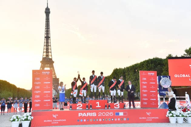 Maximilian Weishaupt et Marco Kutscher (Riesenbeck International), les 1er, Angelica Augustsson et Jörne Sprehe (2ème), Olivier Perreau et Cian O connor (3ème) lors de la remise du prix GCL of paris - round 2 team competition presented by l équipe lors du 12ème édition Longines Paris Eiffel Jumping au pied de la Tour Eiffel sur le Champ-de-Mars à Paris le 19 juin 2026. Perusseau Veeren Bestimage Presentation of the GCL of Paris prize - round 2 team competition presented by the team during the 12th edition of the Longines Paris Eiffel Jumping at the foot of the Eiffel Tower on the Champ-de-Mars in Paris on June 19, 2026. Paris France  Copyright: xVeeren-Perusseau BestimagexVeeren-Perusseau Bestimagex
