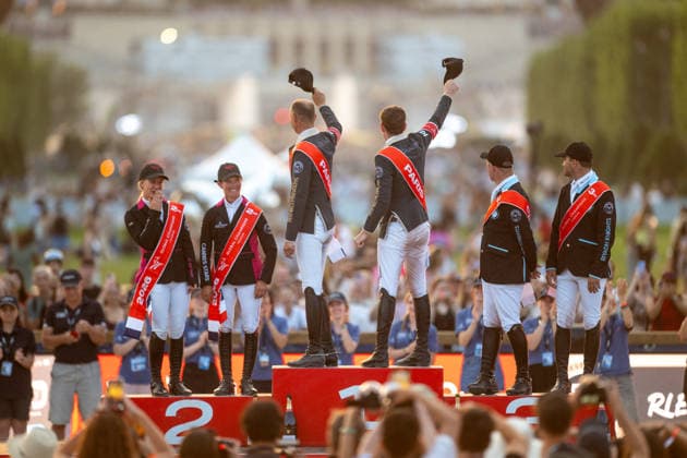 Maximilian Weishaupt et Marco Kutscher (Riesenbeck International), les 1er, Angelica Augustsson et Jörne Sprehe (2ème), Olivier Perreau et Cian O connor (3ème) lors de la remise du prix GCL of paris - round 2 team competition presented by l équipe lors du 12ème édition Longines Paris Eiffel Jumping au pied de la Tour Eiffel sur le Champ-de-Mars à Paris le 19 juin 2026. Perusseau Veeren Bestimage Presentation of the GCL of Paris prize - round 2 team competition presented by the team during the 12th edition of the Longines Paris Eiffel Jumping at the foot of the Eiffel Tower on the Champ-de-Mars in Paris on June 19, 2026. Paris France  Copyright: xVeeren-Perusseau BestimagexVeeren-Perusseau Bestimagex