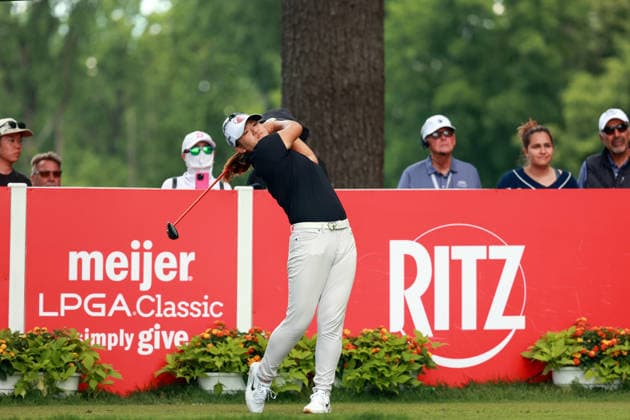 Meijer LPGA, Golf Damen Classic by Simply Give Belmont, MI - JUNE 19: Jenny Bae of Georgia hits from the 16th tee during the second round of the Meijer LPGA Classic by Simply Give at Blythefield Country Club on June 19, 2026 in Belmont, Michigan. Belmont Michigan United States  Copyright: xAmyxLemusx originalFilename:lemus-meijerlp260619_npWuf.jpg