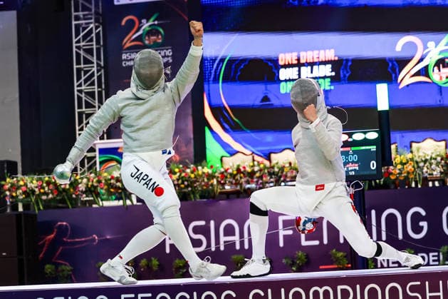 June 19, 2026, New Delhi, Delhi, India: Tsumori Shido (Japan) vs. Luo Shaotong (China) during Semi-Finals of Asian Senior Fencing Championships 2026 (Men s Sabre) at Bharat Mandapam Convention Centre, New Delhi, India on 19th June 2026. Fencing 2026: Asian Senior Fencing Championships 2026  - ZUMAd207 20260619_zsp_d207_266 Copyright: xAvijitxDasx