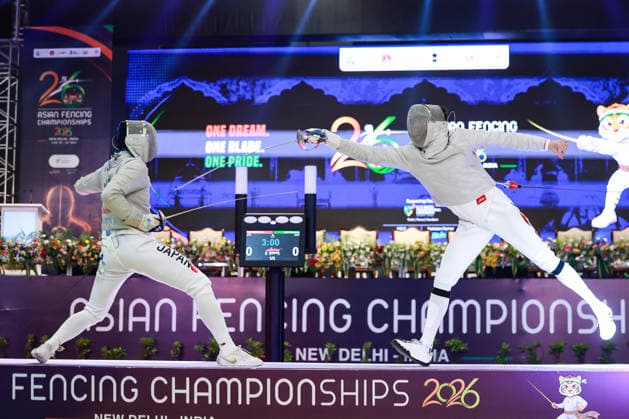 June 19, 2026, New Delhi, Delhi, India: Tsumori Shido (Japan) vs. Luo Shaotong (China) during Semi-Finals of Asian Senior Fencing Championships 2026 (Men s Sabre) at Bharat Mandapam Convention Centre, New Delhi, India on 19th June 2026. Fencing 2026: Asian Senior Fencing Championships 2026  - ZUMAd207 20260619_zsp_d207_267 Copyright: xAvijitxDasx