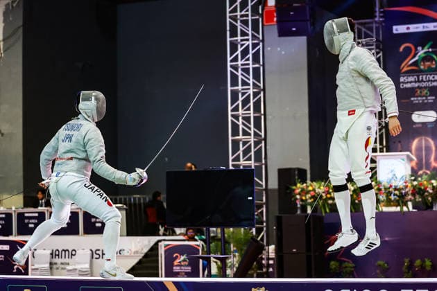 June 19, 2026, New Delhi, Delhi, India: Tsumori Shido (Japan) vs. Luo Shaotong (China) during Semi-Finals of Asian Senior Fencing Championships 2026 (Men s Sabre) at Bharat Mandapam Convention Centre, New Delhi, India on 19th June 2026. New Delhi India - ZUMAd207 20260619_zsp_d207_273 Copyright: xAvijitxDasx