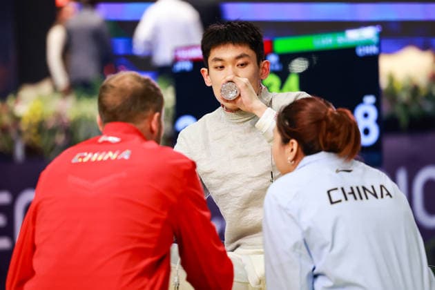 June 19, 2026, New Delhi, Delhi, India: Luo Shaotong (China) during Tsumori Shido (Japan) vs. Luo Shaotong (China), Semi-Finals of Asian Senior Fencing Championships 2026 (Men s Sabre) at Bharat Mandapam Convention Centre, New Delhi, India on 19th June 2026. New Delhi India - ZUMAd207 20260619_zsp_d207_278 Copyright: xAvijitxDasx