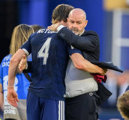19 June 2026 - Scotland v Morocco - Boston Stadium - 2026 World Cup - USA. 19 June 2026 - Scotland v Morocco - Boston Stadium - 2026 World Cup - USA. Scotland Manager Steve Clarke consoles Scott McTominay after defeat. Picture : Mark Pain BOSTON USA  Copyright: xMarkxPainx