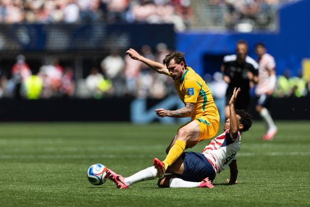 June 19, 2026, Seattle, Washington, USA: Connor Metcalfe of Australia evades the USA defence during the FIFA World Cup, WM, Weltmeisterschaft, Fussball 2026 Group D match between USA and Australia at Lumen Field. World Cup 2026: Group D: USA V Australia  - ZUMAc318 20260619_znp_c318_049 Copyright: xJohnxCarusix