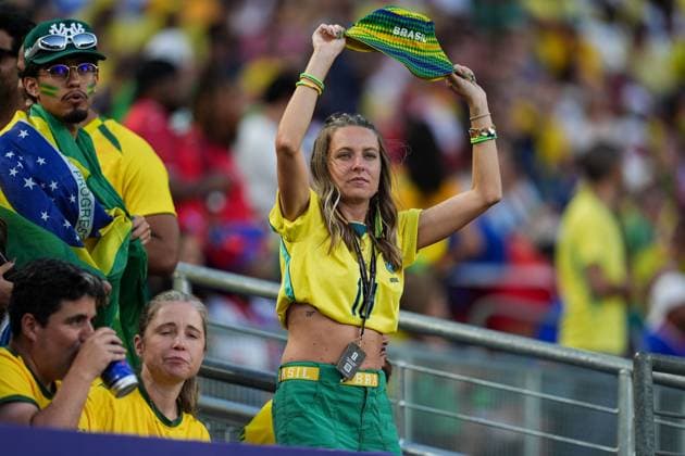 Brazil fan ahead of kick off Brazil v Haiti, 2026 FIFA World Cup, WM, Weltmeisterschaft, Fussball Group C, Football, Philadelphia Stadium, Philadelphia, Pennsylvania, USA - 19 Jun 2026Philadelphia Philadelphia Stadium Pennsylvania (PA) United States of America  Copyright: xIsmaelxAdnan Shutterstockx 16936842au