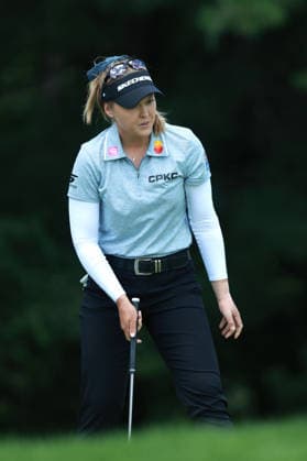 Meijer LPGA, Golf Damen Classic BELMONT, MICHIGAN - JUNE 19: Brooke Henderson of Canada plays her putt on the 5th green during the second round of the Meijer LPGA Classic for Simply Give golf tournament at Blythefield Country Club in Belmont, MI, USA Friday, June 19, 2026. Belmont Michigan United States  Copyright: xJorgexLemusx originalFilename:lemus-meijerlp260619_np7LL.jpg