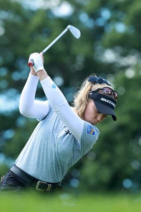 Meijer LPGA, Golf Damen Classic BELMONT, MICHIGAN - JUNE 19: Brooke Henderson of Canada plays her tee shot on the 5th hole during the second round of the Meijer LPGA Classic for Simply Give golf tournament at Blythefield Country Club in Belmont, MI, USA Friday, June 19, 2026. Belmont Michigan United States  Copyright: xJorgexLemusx originalFilename:lemus-meijerlp260619_npLMY.jpg