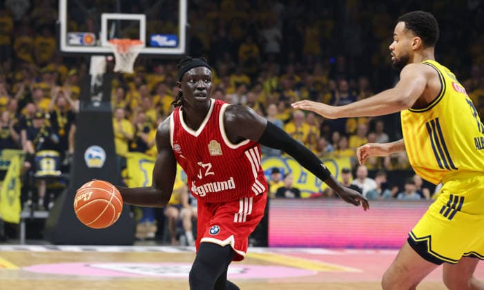 Wenyen Gabriel with the ball, Norris Agbakoko in a duel; game highlight; action; sports; basketball; BBL; Bundesliga; mens; playoff; Game 4 of the finals; 2025–2026 season; June 19, 2026; ALBA Berlin vs. Bayern Munich,detected_source_language