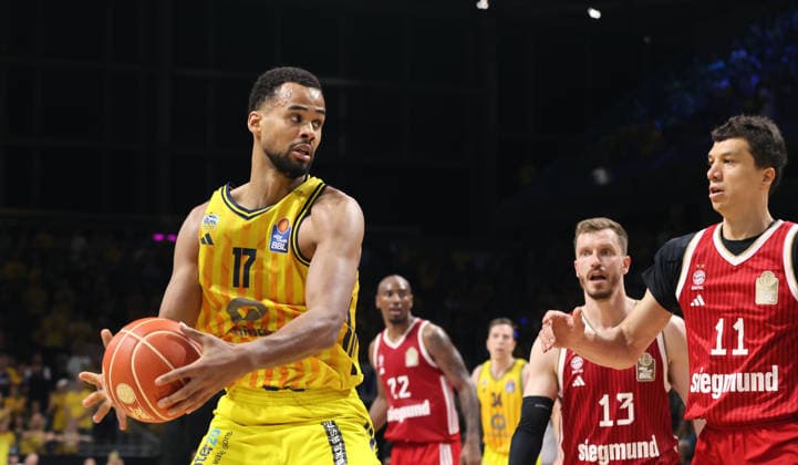 Norris Agbakoko with the ball, Andreas Obst, Vladimir Lucic, a duel, game action, sports, basketball, BBL, Bundesliga, mens playoffs, Game 4 of the finals, 2025–2026 season, June 19, 2026, ALBA Berlin vs. Bayern Munich,detected_source_language