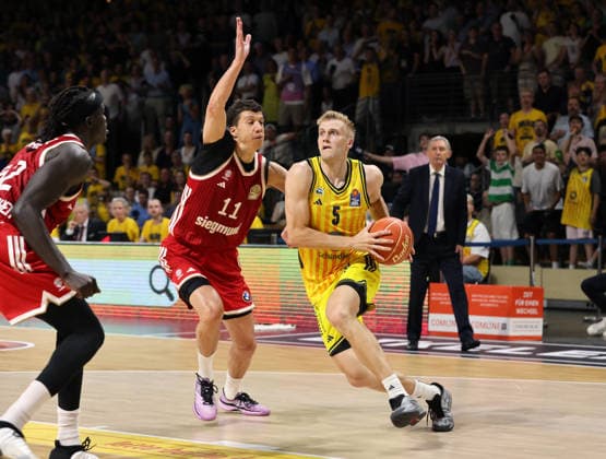 Vladimir Lucic, Sam Griesel with the ball; one-on-one; game action; sports; basketball; BBL; Bundesliga; mens; playoff; Game 4 of the finals; 2025–2026 season; June 19, 2026; ALBA Berlin vs. Bayern Munich,detected_source_language