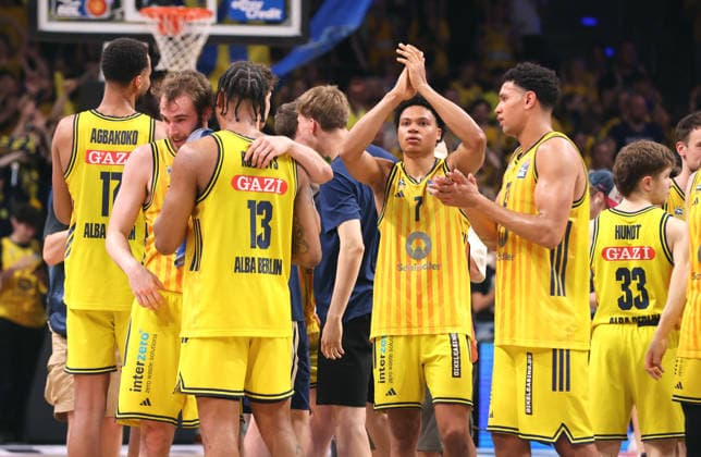 Norris Agbakoko, Malte Delow, J Wan Roberts, Jack Kayil, Michael Rataj, Bennet Hundt, ALBA team celebrates after the game—joy, emotion, sports, basketball, BBL, Bundesliga, men’s playoffs, Game 4 of the finals, 2025–2026 season, June 19, 2026, ALBA Berlin vs. Bayern Munich,detected_source_language