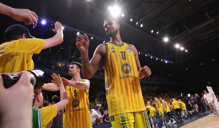 Jonas Mattisseck, Norris Agbakoko, ALBA team celebrates after the game; joy, emotion, sports, basketball, BBL, Bundesliga, mens playoffs, Game 4 of the finals, 2025–2026 season, June 19, 2026, ALBA Berlin vs. Bayern Munich,detected_source_language