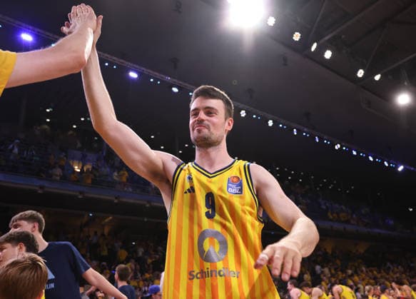 Jonas Mattisseck celebrates after the game